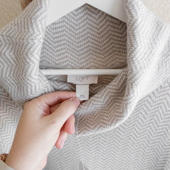 NWT! LOFT PONCHO SWEATER SZ M/L TAUPE WHITE COWLNECK OVERSIZED NEUTRAL LAGENLOOK - Picture 3 of 6